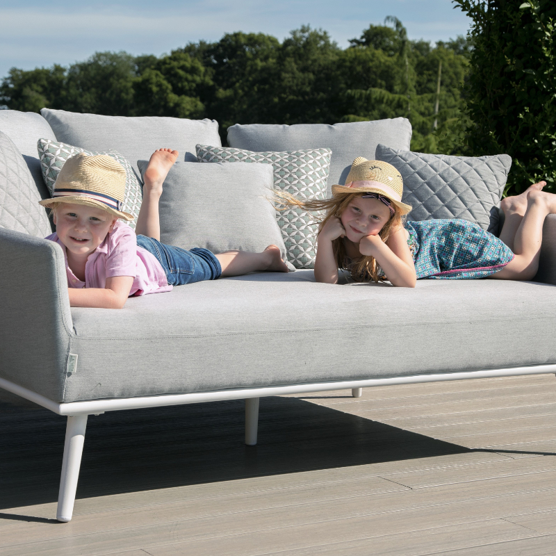 Alicante Outdoor Fabric Daybed - Lead Chine