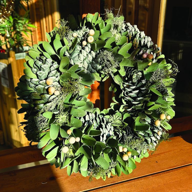 Osbourne Mistletoe Christmas Wreath - 36cm